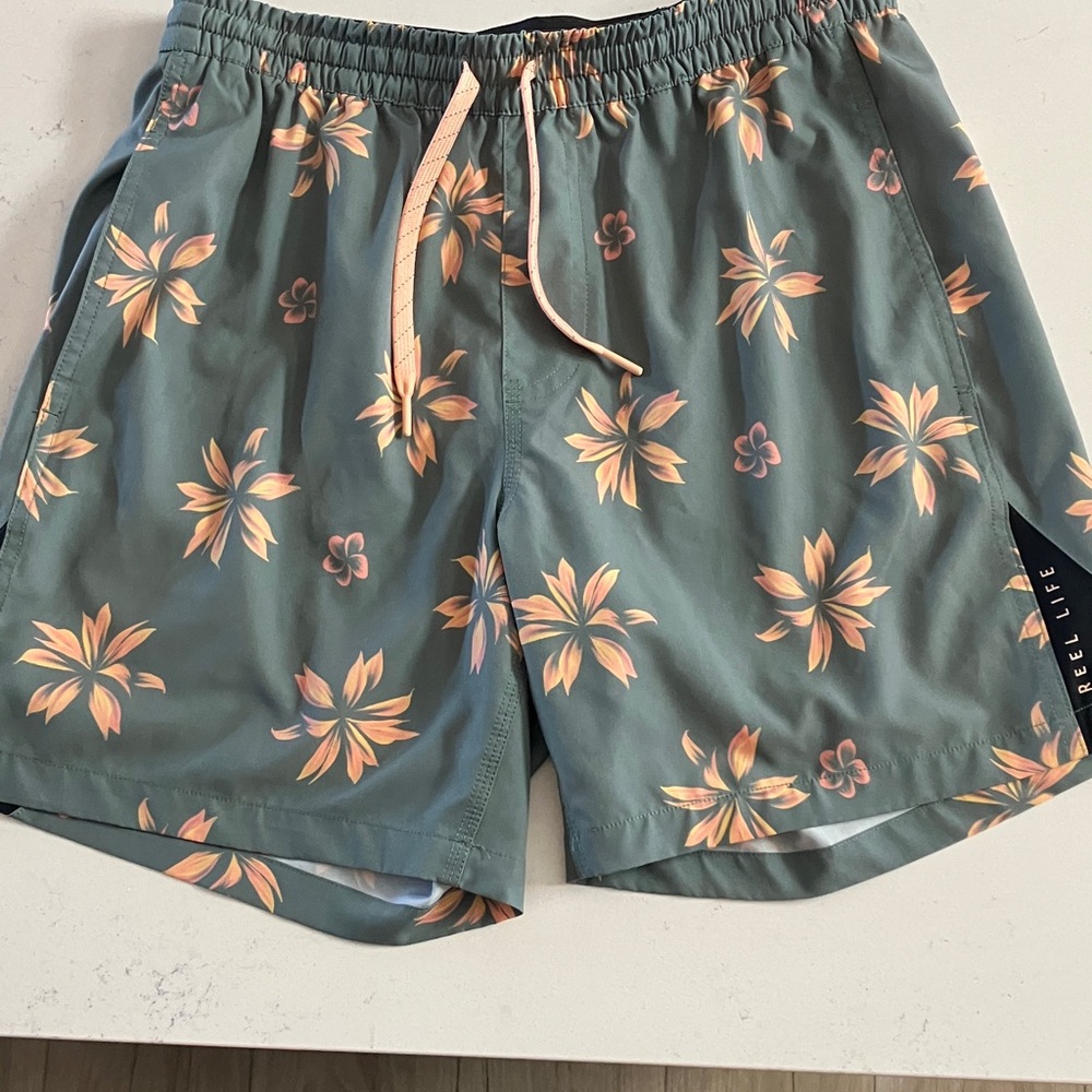 Lined shorts with two front pockets polyester and spandex